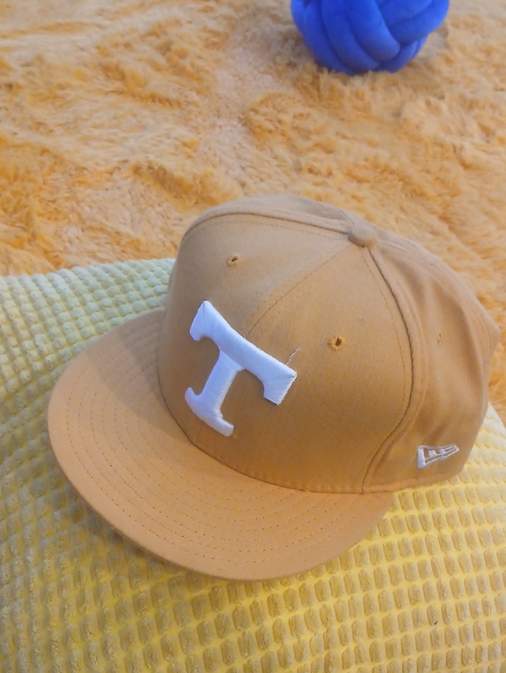 Men Tennesse Vols Tan Baseball Cap with White 'T' Logo